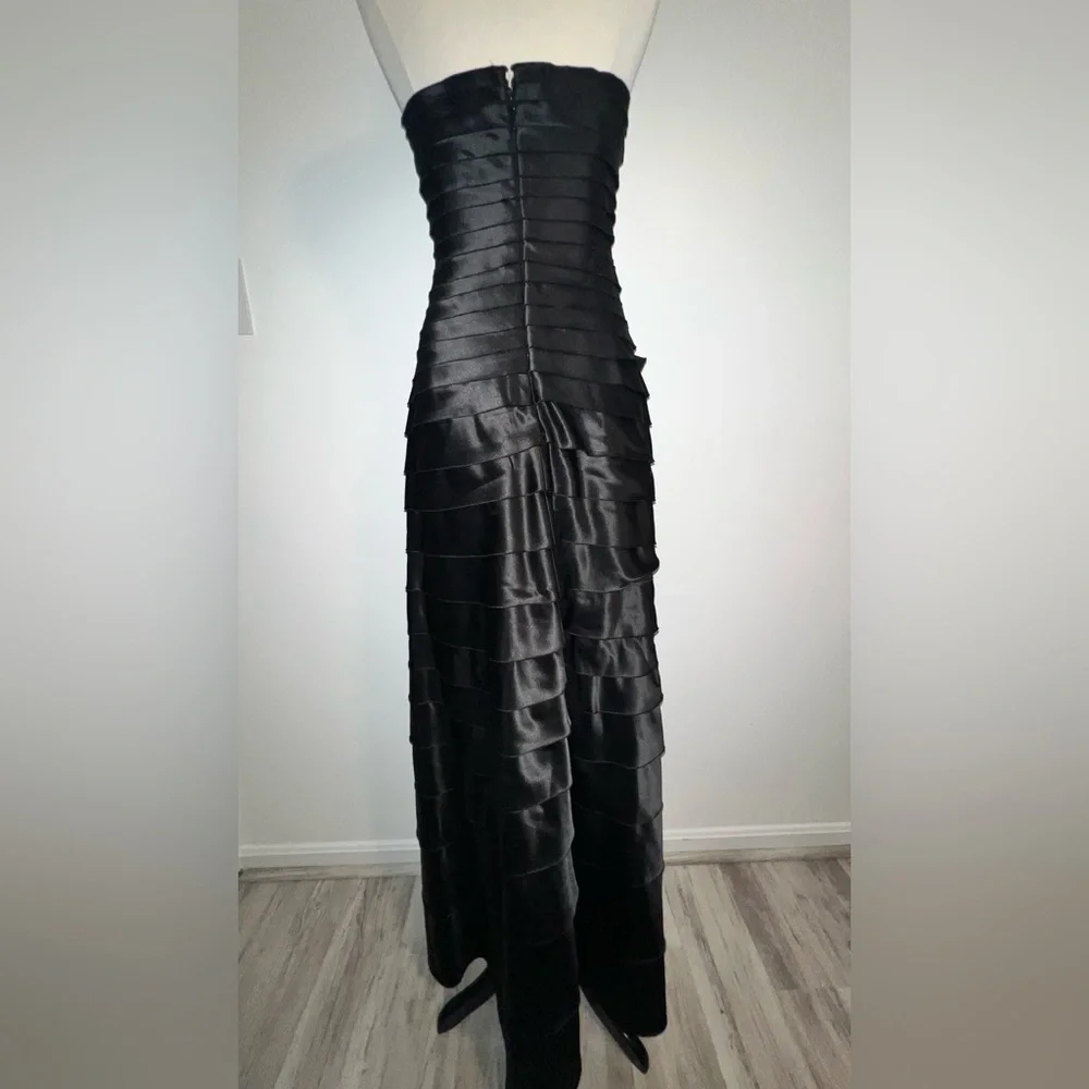 BCBGMAXAZRIA Black Tiered Satin Strapless Evening Gown 10 - Picture 4 of 7